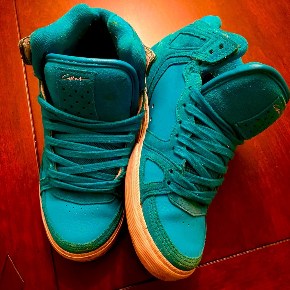 Blue Circa Skateboard Shoes!